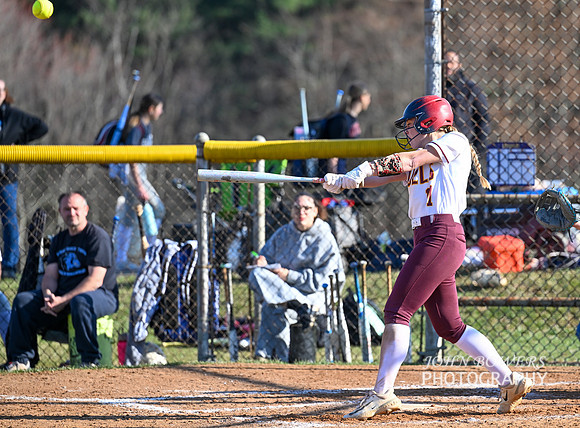BullSoftball01038