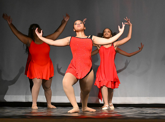 NewtownDance00647