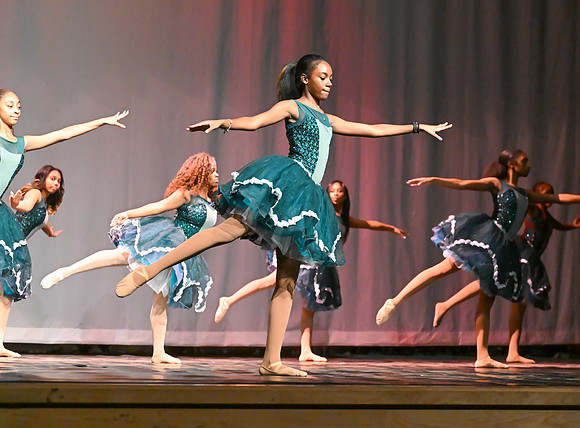 NewtownDance00844