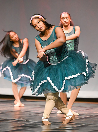 NewtownDance00853