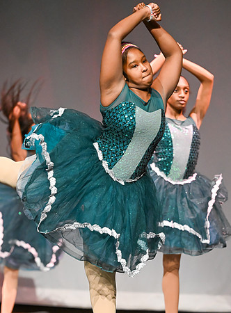 NewtownDance00859