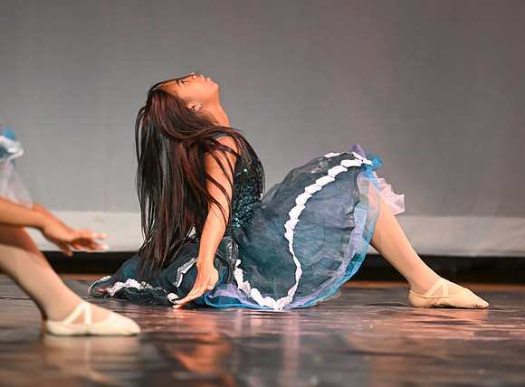 NewtownDance00909
