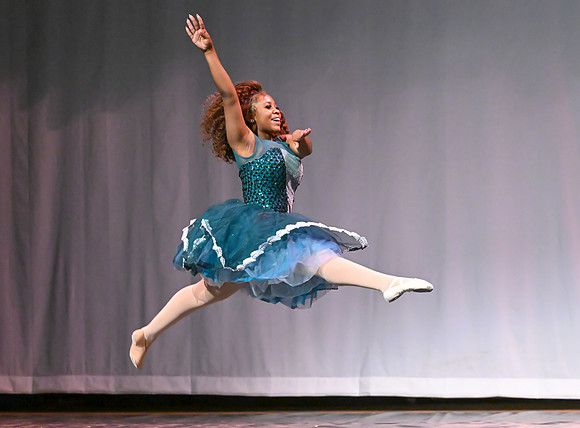 NewtownDance00924