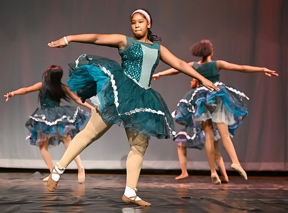 NewtownDance00918