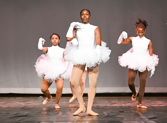 NewtownDance00947