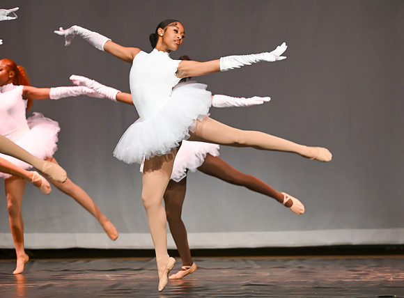 NewtownDance00952