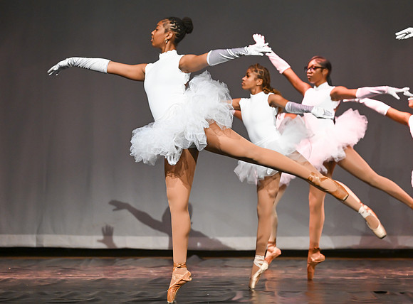 NewtownDance00966