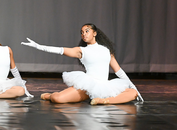 NewtownDance01104