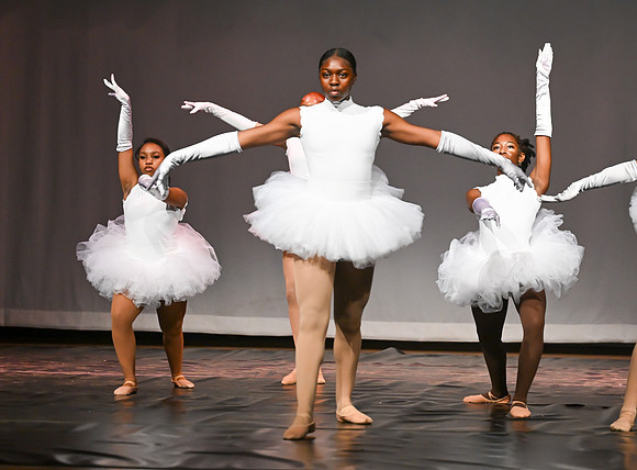 NewtownDance01137