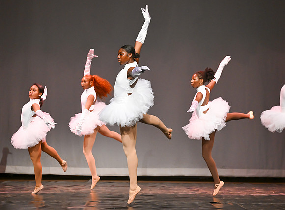 NewtownDance01153