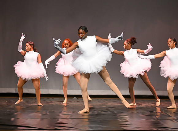 NewtownDance01155