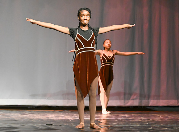 NewtownDance01318