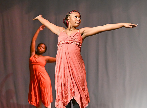 NewtownDance01325