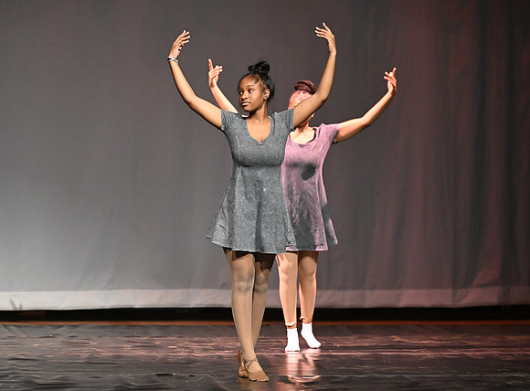 NewtownDance01727