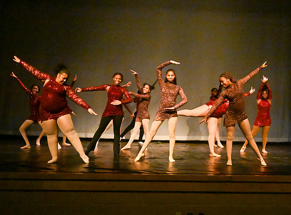 NewtownDance02400