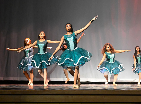NewtownDance02522