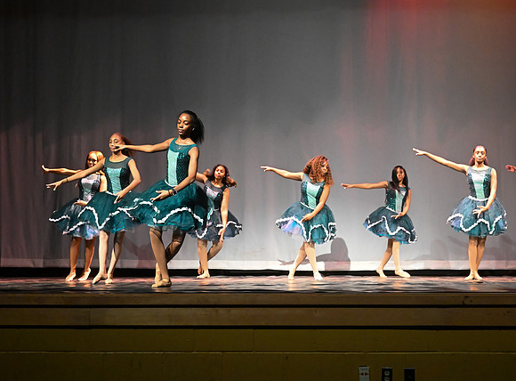 NewtownDance02525