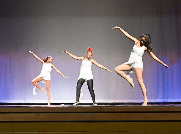 NewtownDance02700