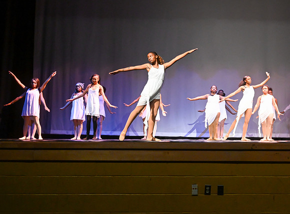 NewtownDance02728