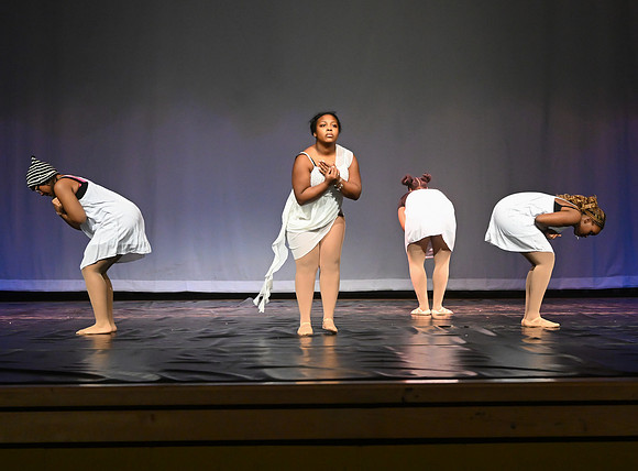NewtownDance02743
