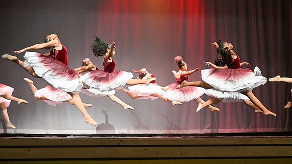 NewtownDance02853
