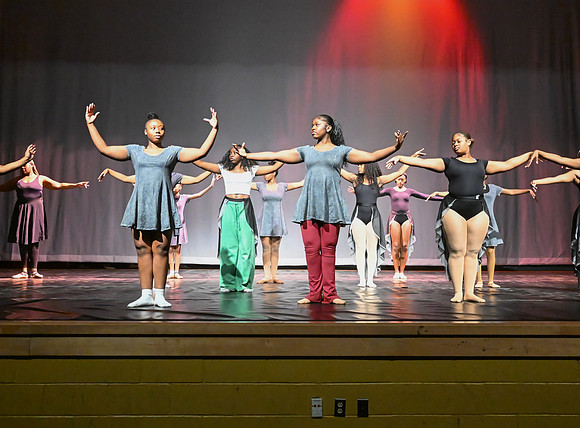 NewtownDance03075