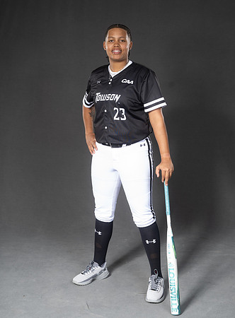 TowsonBBall-00524