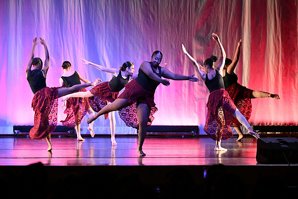 OMHSDance00195