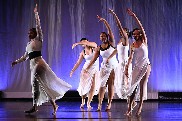 OMHSDance00682
