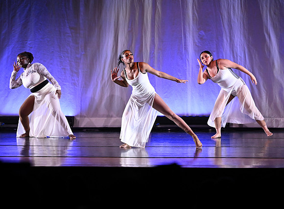 OMHSDance00723
