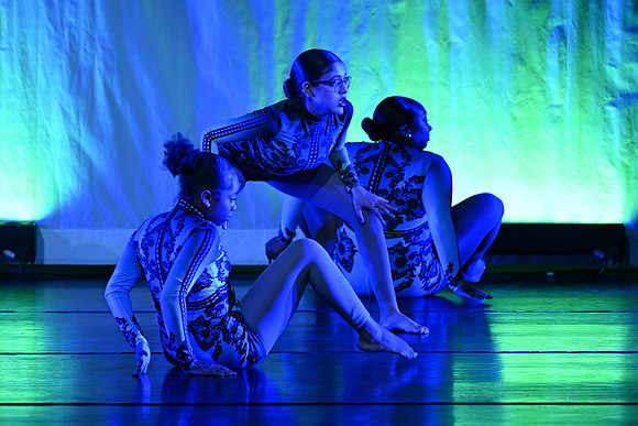 OMHSDance01253