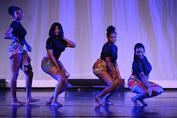 OMHSDance01542