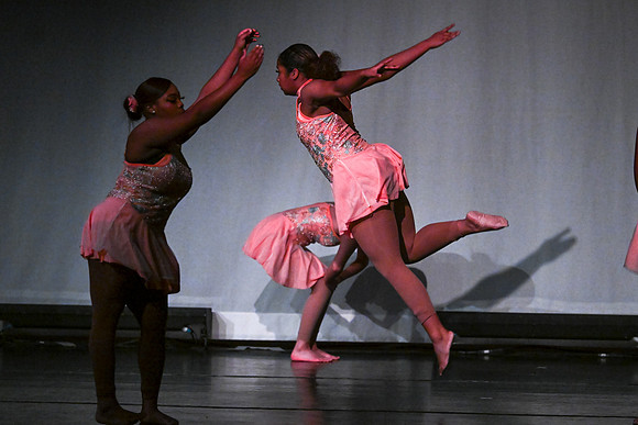 OMHSDance01863