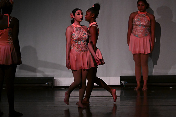 OMHSDance01896
