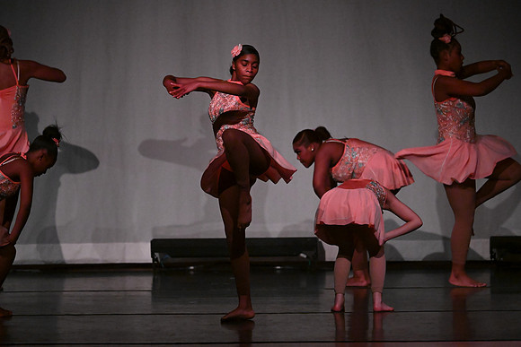 OMHSDance01933