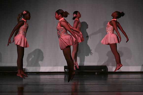 OMHSDance01968