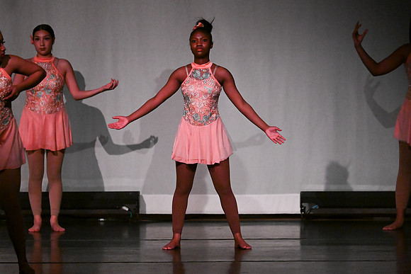 OMHSDance02002