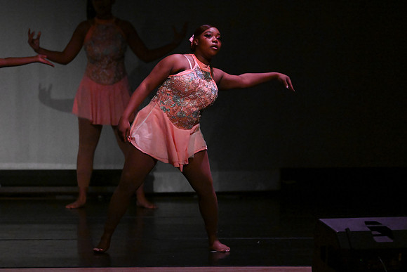 OMHSDance02010