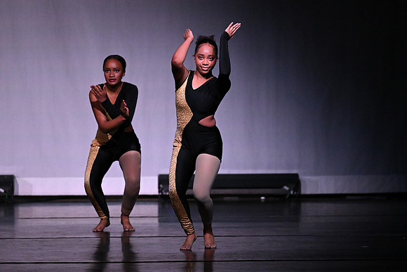 OMHSDance02218