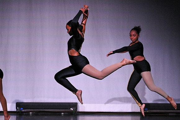 OMHSDance02288