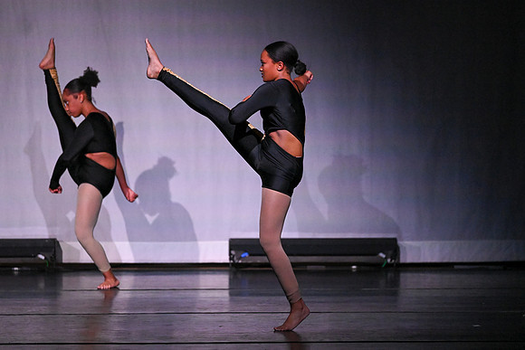 OMHSDance02457