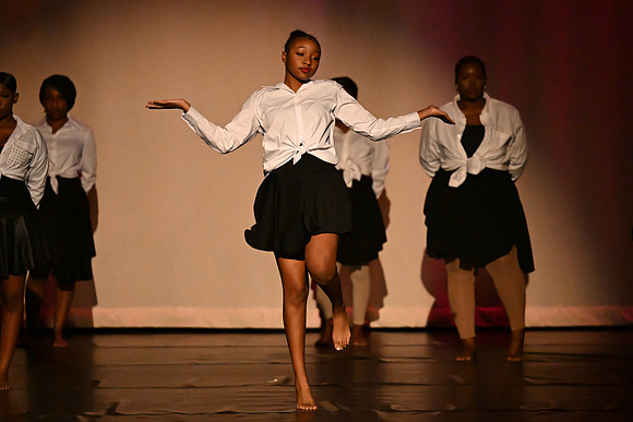 NewtownDance01047