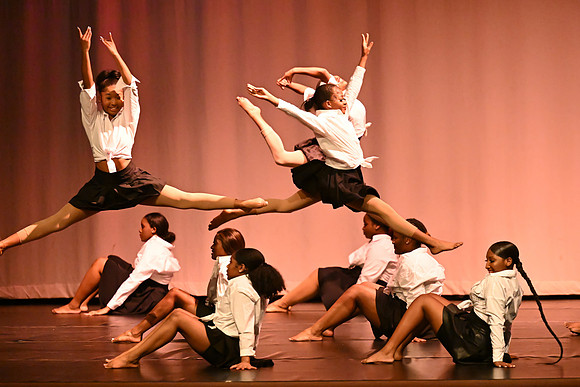 NewtownDance01109