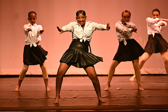 NewtownDance01175