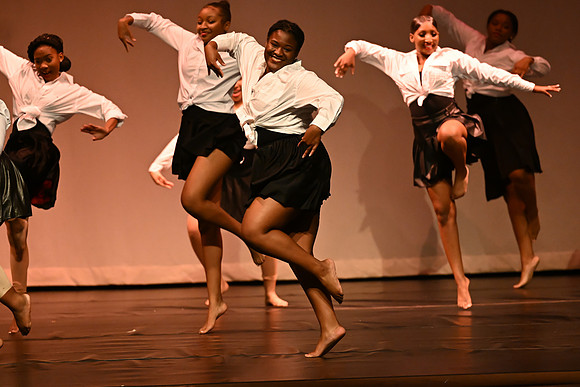 NewtownDance01220
