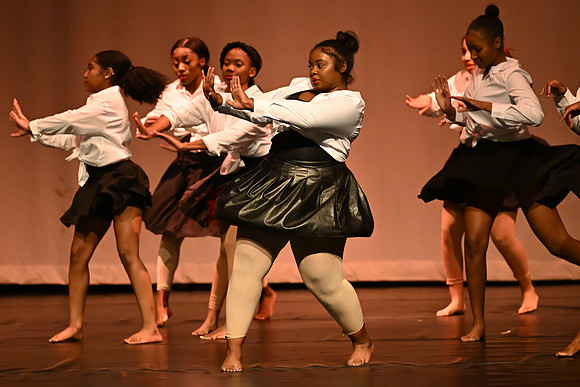 NewtownDance01229