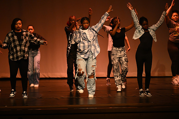 NewtownDance01447