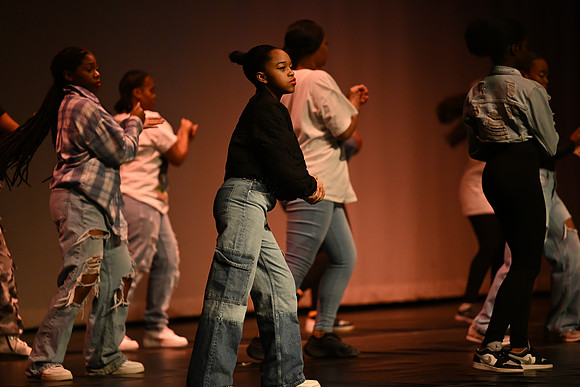 NewtownDance01440