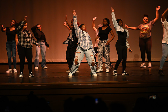 NewtownDance01457