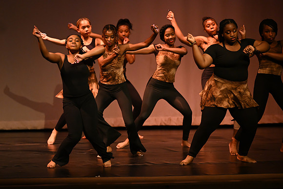 NewtownDance01545